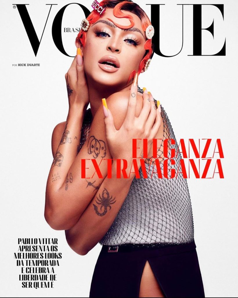 La revista de Vogue Brasil, presenta una portada protagonizada por Drag Queens. Este es un acontecimiento significativo para la revista de moda icónica en una país en el que las personas abiertamente homosexuales y trans enfrentan discriminación y violencia. 
